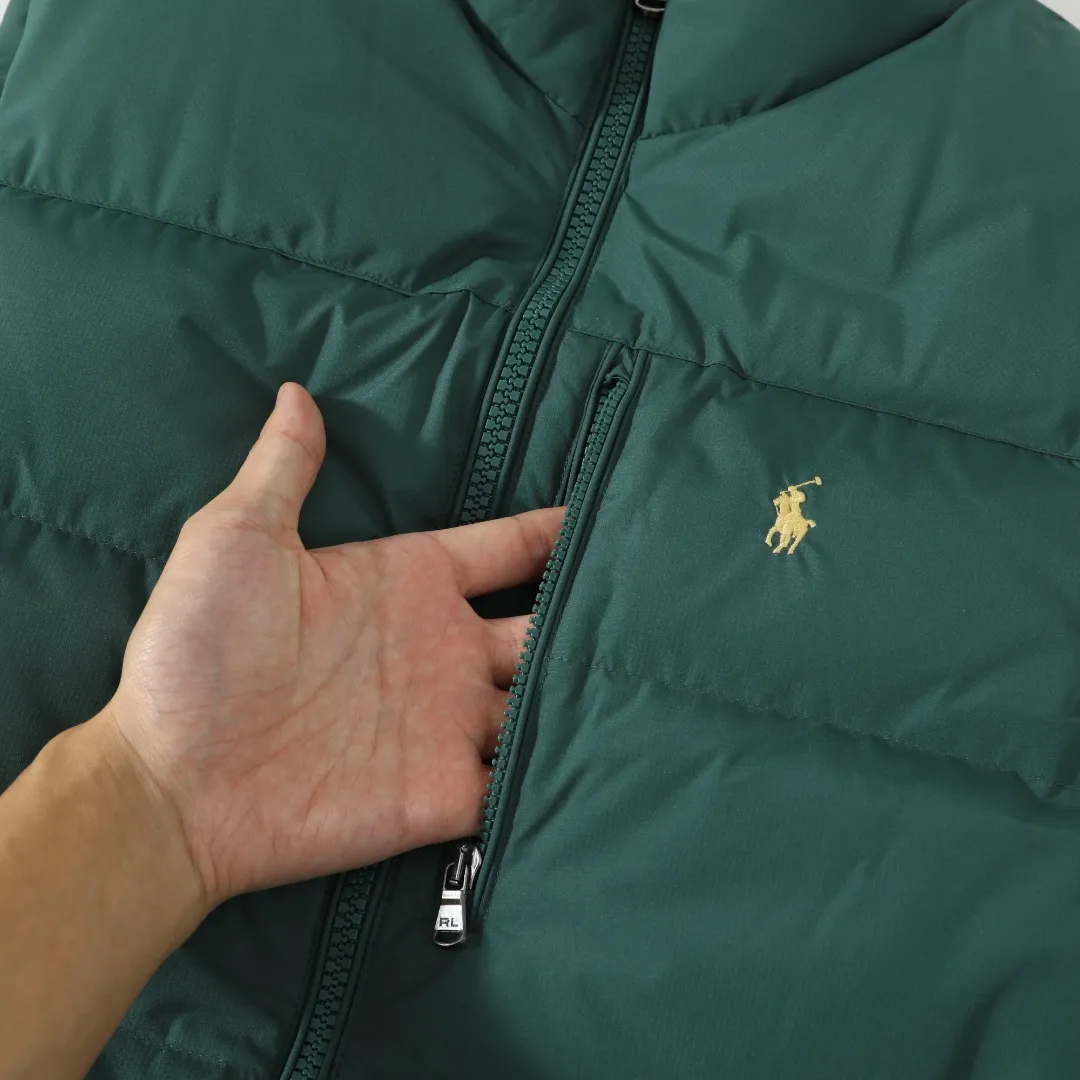 P490 #R51 Ralph Lauren winter new style for men and women, classic small logo waterproof pure down vest sleeveless official item number: RL14255 Full set of customized accessories, details determine success or failure.  - Accessories: Original hangtag, washed label + electroplated YK zipper logo, customized Laval Lauren zipper, full set of accessories - Same style for men and women. Color: Khaki, green, navy, black. Size: S M L
